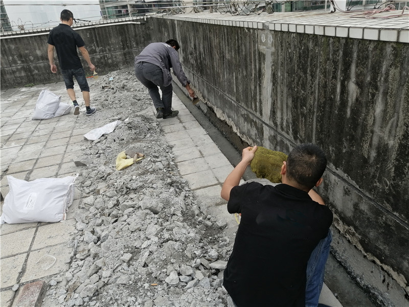 建筑工程中將屋面上的墻體叫女兒墻這是為什么呢