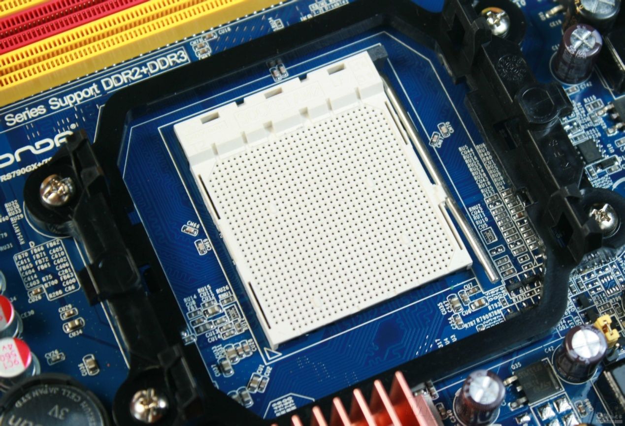 手把手教你組裝AM2平臺(tái)_CPU_CPUCPU評(píng)測(cè)