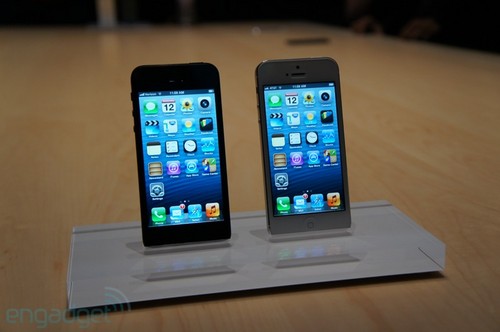 【蘋果iPhone5評(píng)測】黑白iPhone5拍照都偏黃