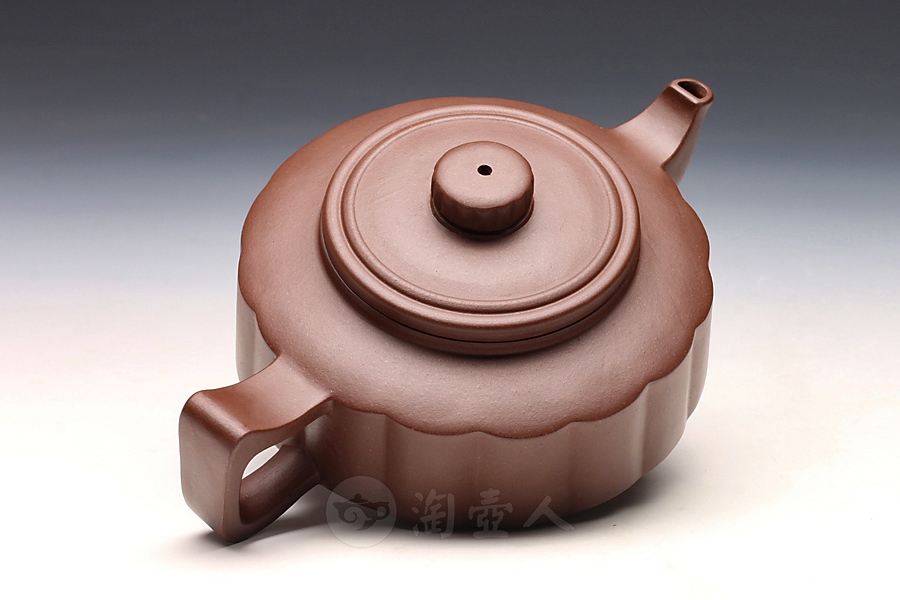 周才軍紫砂壺價(jià)格是多少,周尊嚴(yán)的紫砂壺價(jià)格又是多少?